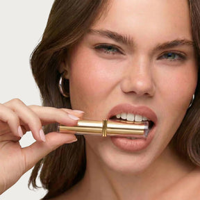 Coellyo TrueTone ph Adjusting Lipstick